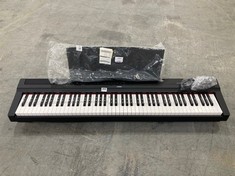 YAMAHA PORTABLE DIGITAL PIANO IN BLACK P-125 - RRP £133 (ZONE 2)