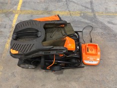 YARDFORCE CORDLESS LAWNMOWER - MODEL NO. LM G34A - RRP £225 (ZONE 4)