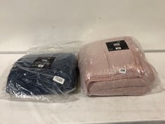 BRENTFORD'S BY OHS TEDDY WEIGHTED BLANKET IN PINK TO INCLUDE BRENTFORD'S BY OHS WEIGHTED BLANKET - NAVY