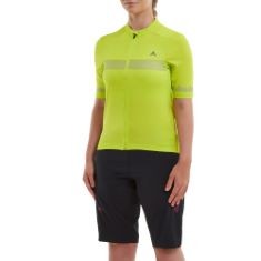 25X ASSORTED CLOTHING TO INCLUDE ALTURA NIGHTVISION WOMENS SS JERSEY - LIME - 10, ESSENTIALS WOMEN'S MID-RISE SLIM-FIT 5-INCH INSEAM CHINO SHORTS (AVAILABLE IN STRAIGHT AND CURVY FITS), WHITE, 10.