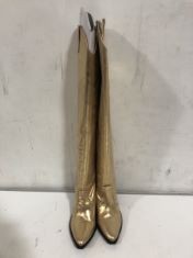 1 X TRIPLE CROWN OTK BOOT GOLD SIZE 9 .