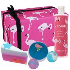 14 X BOMB COSMETICS LET'S FLAMINGLE HANDMADE WRAPPED BATH, BODY & SHOWER GIFT PACK, FLAMINGO THEMED, CONTAINS 5-PIECES, 500G.