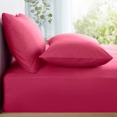 13 X APPLETREE HOT PINK DOUBLE FITTED SHEET - 140 X 190 X 28CM - PLAIN BEDDING - BRIGHT PINK DOUBLE BED SHEET - SOFT & LUXURY 100% COTTON - NEON VIVID COLOUR BEDDING.