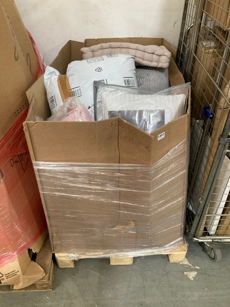 PALLET OF ASSORTED ITEMS TO INCLUDE NATURAL SUPERIOR COMFORT SLIM LATEX PILLOW (KERBSIDE PALLET DELIVERY)