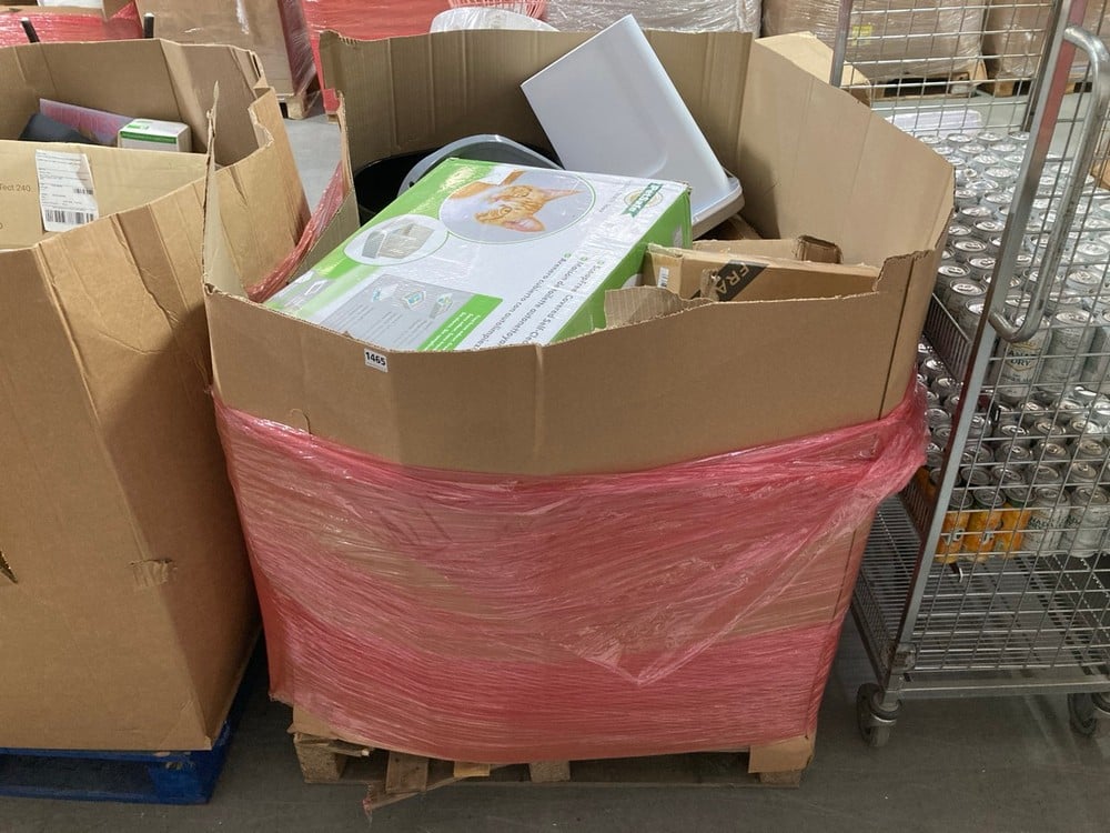 PALLET OF ASSORTED ITEMS TO INCLUDE PETSAFE SCOOPFREE COVERED SELF CLEANING LITTER BOX (KERBSIDE PALLET DELIVERY)