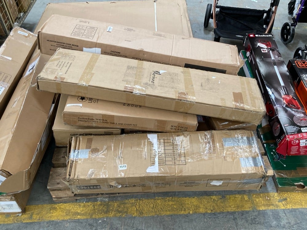 PALLET OF ASSORTED FURNITURE ITEMS TO INCLUDE LIBERTY HOUSE KIDS ROUND TABLE AND CHAIR SET (KERBSIDE PALLET DELIVERY)