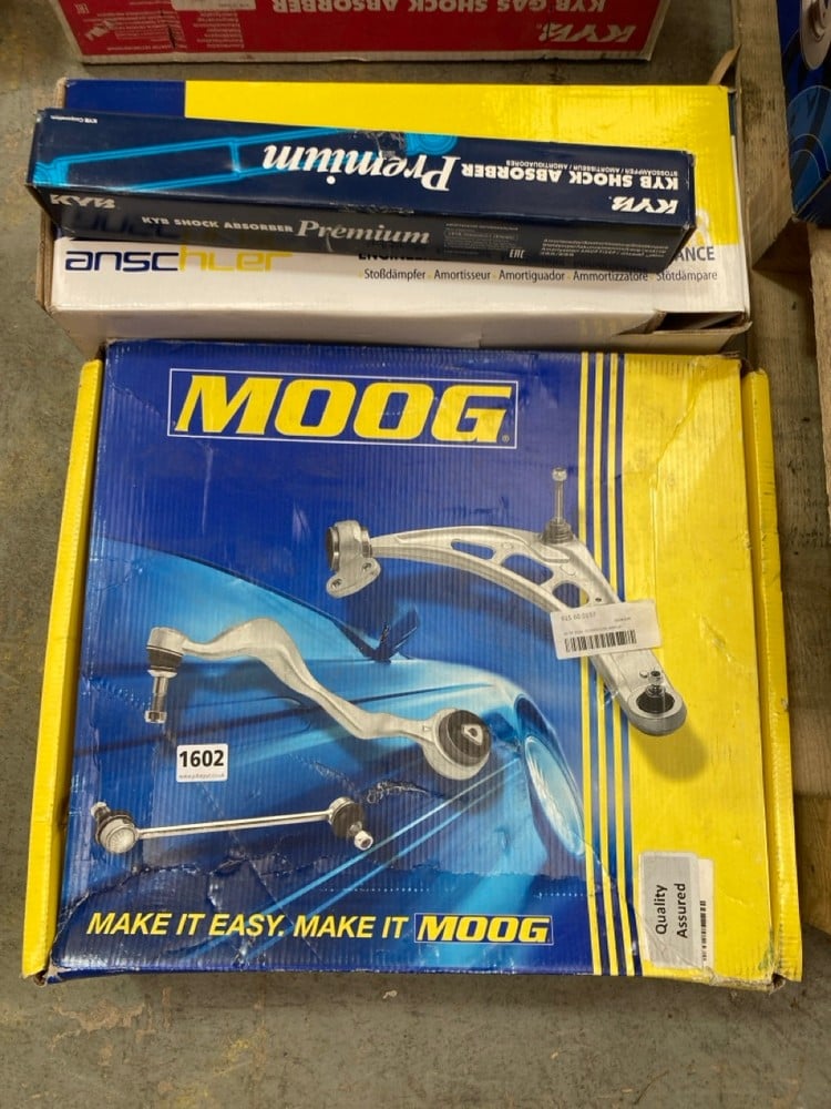 MOOG LEFT HAND SUSPENSION ARM MODEL NO: 61560157