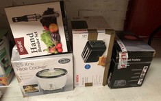 QUANTITY OF KITCHEN & APPLIANCES ITEMS TO INCLUDE BOSCH TAT3P423GB DESIGNLINE TOASTER, STAINLESS STEEL, 970 W, BLACK: LOCATION - TABLES