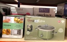 QUANTITY OF KITCHEN & APPLIANCES ITEMS TO INCLUDE SWAN SF17021GN RETRO SLOW COOKER WITH 3 TEMPERATURE SETTINGS, KEEP WARM FUNCTION, 3.5L, 200W, RETRO GREEN: LOCATION - B