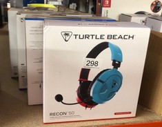 QUANTITY OF TECH & GAMING ITEMS TO INCLUDE TURTLE BEACH RECON 50 RED/BLUE GAMING HEADSET FOR NINTENDO SWITCH, XBOX SERIES X|S, XBOX ONE, PS5, PS4, PC & MOBILE WITH 3.5MM CONNECTION: LOCATION - B