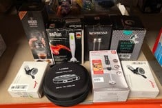 QUANTITY OF KITCHEN & APPLIANCES ITEMS TO INCLUDE MORPHY RICHARDS TOTAL CONTROL HAND BLENDER - GREY - 600W - 5 SPEED SETTINGS - PLASTIC AND STAINLESS STEEL - 402060: LOCATION - F