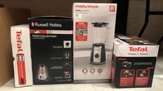 QUANTITY OF KITCHEN & APPLIANCES ITEMS TO INCLUDE MORPHY RICHARDS TOTAL CONTROL GLASS JUG BLENDER WITH ICE CRUSHER BLADES, 5 SPEED SETTINGS, PULSE CONTROL, 600 W, 1.5 LITRES, GREY, 403010: LOCATION -