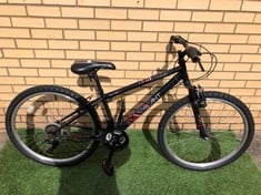 APOLLO SLANT MENS MOUNTAIN BIKE, 17” FRAME, 26” WHEELS, 21 SPEED SHIMANO REVOSHIFT GEARS. : LOCATION - MIDDLE FLOOR(COLLECTION OR OPTIONAL DELIVERY AVAILABLE)