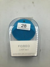 FOREO LUNA MINI 2 FACIAL CLEANSING BRUSH - TRAVEL ACCESSORIES - FACE MASSAGER ELECTRIC - ALL SKIN TYPES ULTRA-HYGIENIC SKINCARE - SIMPLE FACE WASH - SILICONE ELECTRIC FACE CLEANSER - AQUAMARINE: LOCA