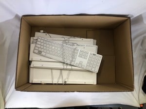 10X  APPLE QWERTY KEYBOARD MODEL A1243.: LOCATION - A