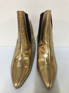 JOHN LEWIS ROBBIE GOLD BOOTS - SIZE 6 (682165)