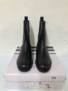 JOHN LEWIS PARLOUR BLACK BOOTS - SIZE 4 (682165)