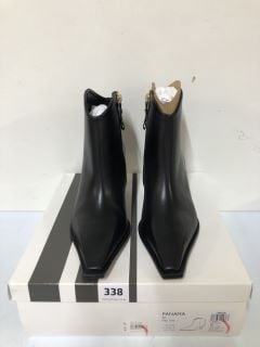 JOHN LEWIS PANAMA BLACK BOOTS - SIZE 7 (682165)