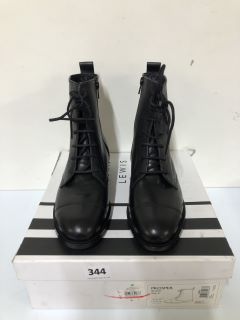 JOHN LEWIS PROSPER BLACK BOOTS - SIZE 4 (682165)