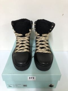 SHOE THE BEAR STB - AGDA L WARM LINED BLACK BOOTS - SIZE 6 (682157)