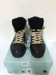 SHOE THE BEAR STB - AGDA L WARM LINED BLACK BOOTS - SIZE 5 (682157)