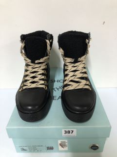 SHOE THE BEAR STB - AGDA L WARM LINED BLACK BOOTS - SIZE 7 (682157)