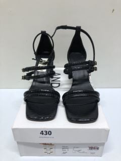 JOHN LEWIS MYSTIC BKMU SHOES - SIZE 5 (681751)