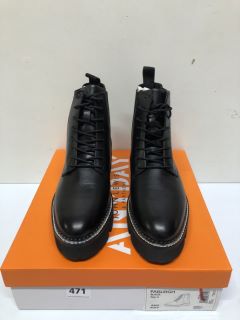 JOHN LEWIS ANYDAY PAISLEIGH BLACK BOOT - SIZE 6 (681456)