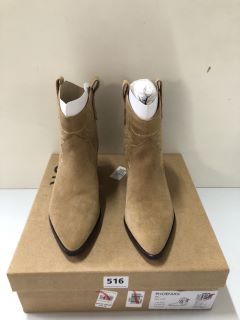 JOHN LEWIS PHOENIXX BRLI BOOTS - SIZE 4 (681370)