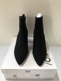 JOHN LEWIS ROBBIE BLACK BOOTS - SIZE 7 (681370)