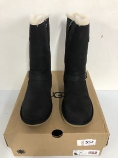 UGG RENSINGTON II BLACK BOOTS - SIZE 4 (611302)