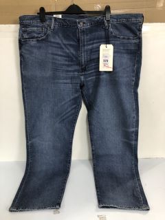 LEVIS PREMIUM 502 TAPER JEANS - SIZE 48 X 34 (682855)