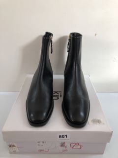 JOHN LEWIS PATSEY BLACK BOOTS - SIZE 7 (666660)