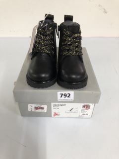 JOHN LEWIS COCO BOOT CHILDREN'S BLACK BOOTS - SIZE: C4 (603442)