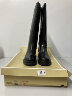 MICHAEL KORS REGAN BLACK LEATHER BOOTS - SIZE: 9.5 - RRP.£203 (681370)