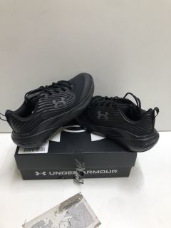 UNDER ARMOR CHARGED COMMIT TR 4 SHOES - SIZE 8