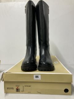 MICHAEL KORS REGAN BLACK LEATHER BOOTS - SIZE: 8.5 - RRP.£203 (681370)