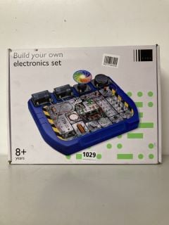 JOHN LEWIS & PARTNERS BUILD YOUR OWN ELECTRONICS SET (8+ YEARS)