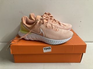 PAIR OF NIKE WOMEN'S REACT MILER 3 TRAINERS - SIZE UK 5