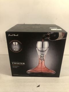 FINAL TOUCH STAINLESS STEEL TWISTER AERATOR & DECANTER SET (CAGE NUMBER 705574)