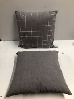 BOX OF CUSHIONS IN VARIOUS SIZES AND DESIGNS (CAGE NUMBER 705258)