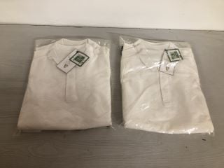 BOX OF VERY EVERYDAY WHITE POLO 3-PACK IN SIZE 4-5 YEARS