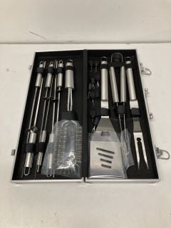 3 X BARBECUE COOKING TOOL SETS (CAGE NUMBER 720801)