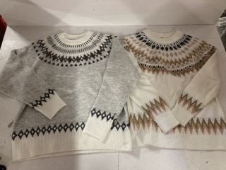 2 X CLOTHING ITEMS TO INCLUDE APRICOT KNITTED JUMPER SIZE UK8