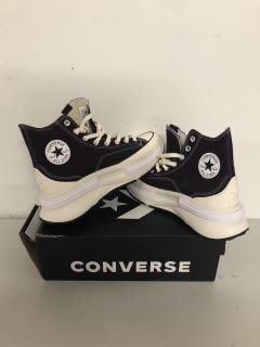 CONVERSE A05136C TRAINERS UK SIZE 8