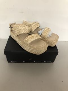 RAID LONDON CRYSTAL SANDALS IN NATURAL RAFFIA UK SIZE 6