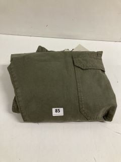 2 X SHELLEY UTILITY PANTS IN GREEN - SIZE 2 & 14 (CAGE NUMBER 693697)