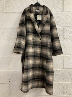 JOHN LEWIS & PARTNERS DARCEY CHECK COAT - SIZE 20  (CAGE NUMBER 693697)