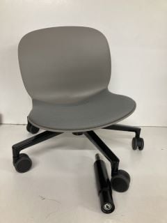 DESIGNER OFFICE CHAIR