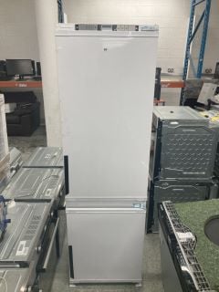 GRUNDIG INTEGRATED FRIDGE FREEZER MODEL GKFED473 RRP £425 (EX-DISPLAY)